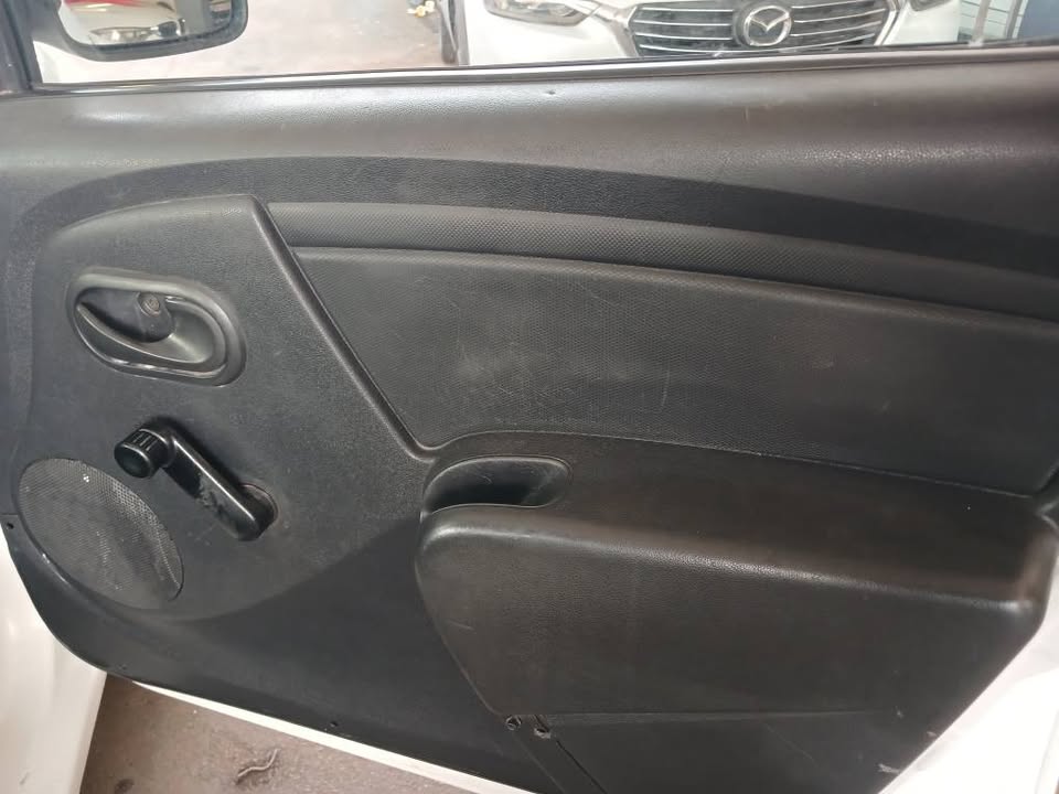 2014 NISSAN NP200 1.6 BAKKIE Transmission: Manual Mileage: 85000km Fueltype: Petrol White