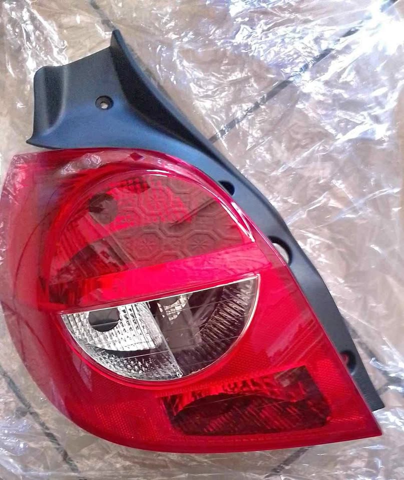 Renault Clio 3 LHS taillight - Private Seller Renault Clio 3 LHS taillight - Private Seller