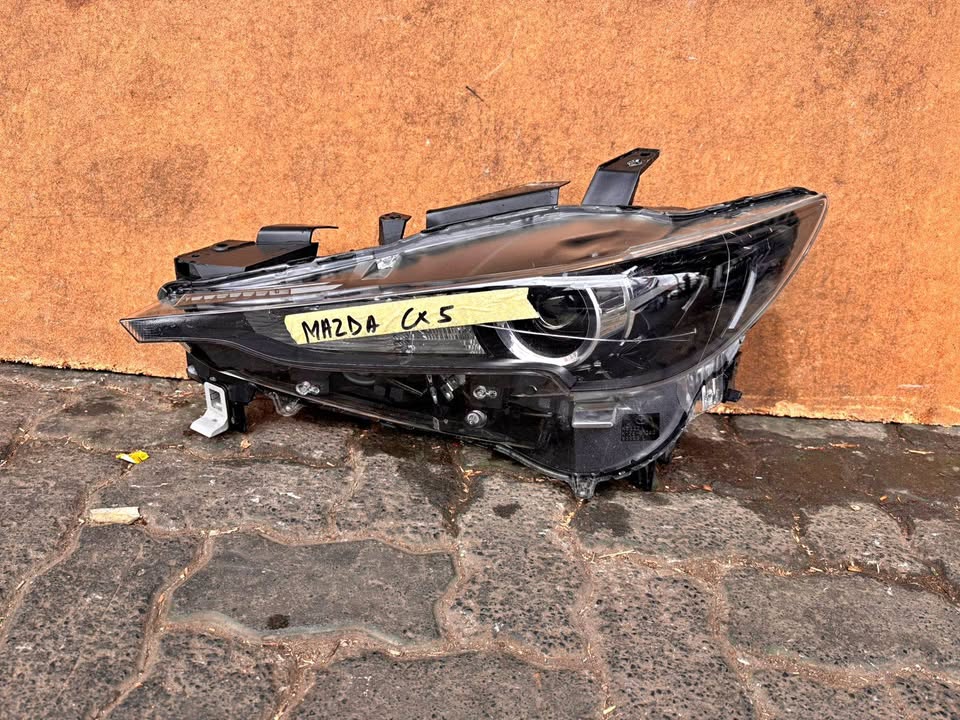 Mazda CX 5 HEADLIGHT - Private Seller Mazda CX 5 HEADLIGHT - Private Seller