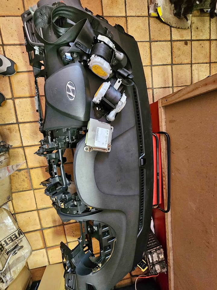 Hyundai i10 grand complete airbag set - Private Seller Hyundai i10 grand complete airbag set - Private Seller