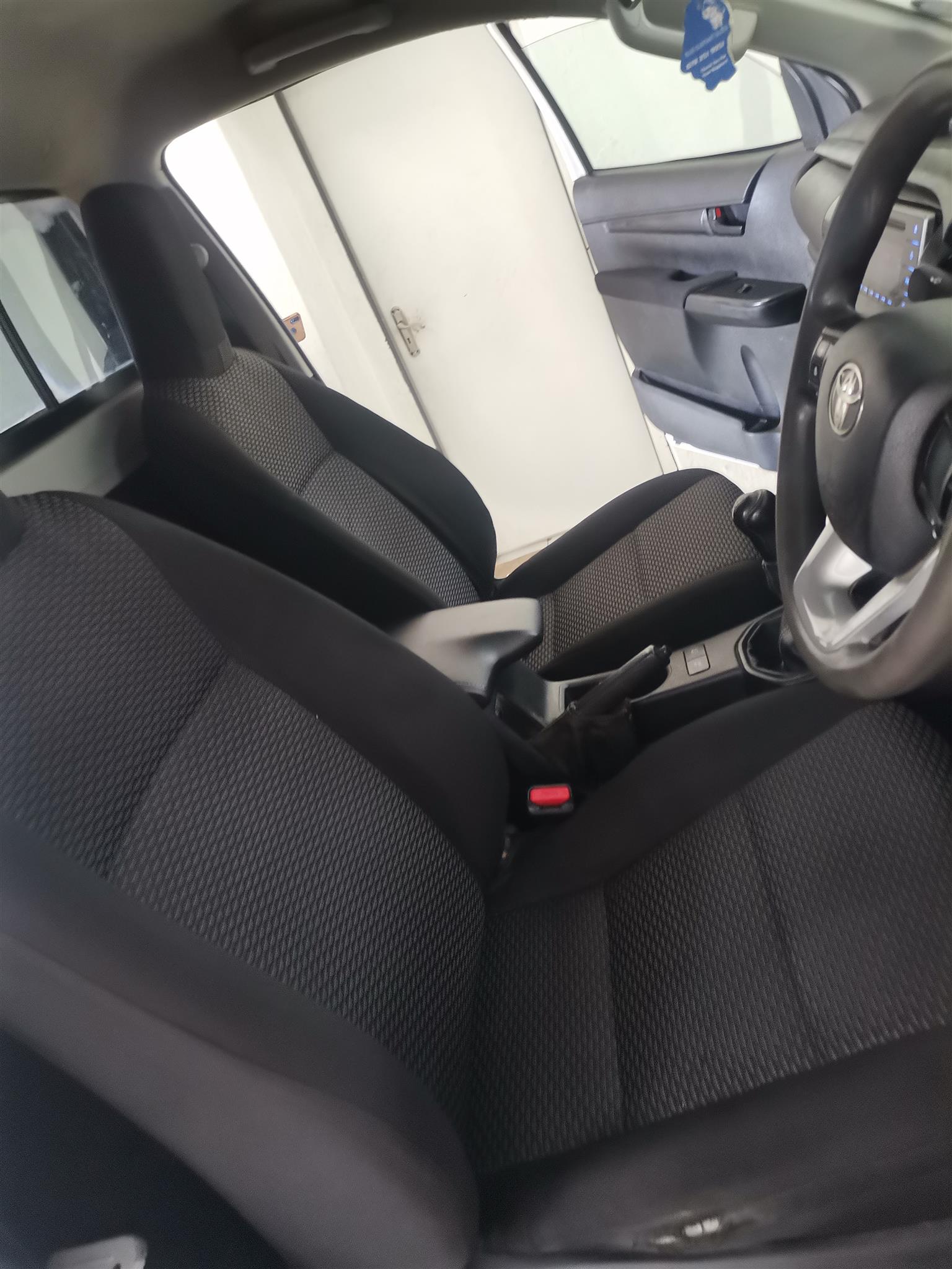 2017 TOYOTA HILUX 2.4GD6 Single Cab manual  Mechanically perfect