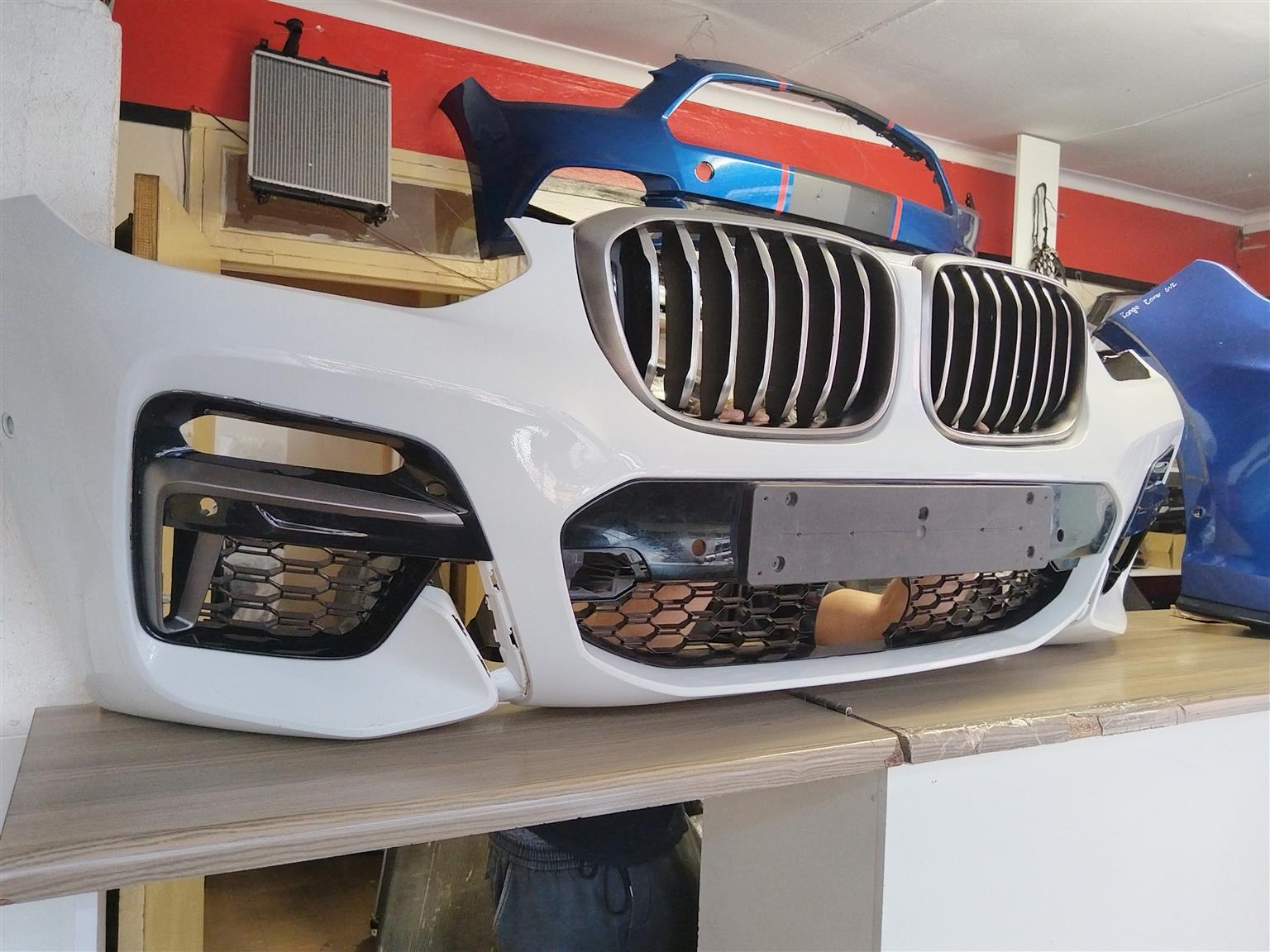 2020 BMW GO1 X3 FRONT WHITE COMPLETE BUMPER AVAIALABLE FOR SALE - Private Seller