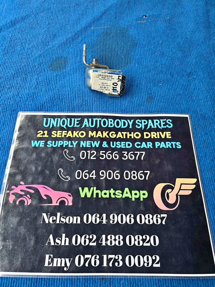 Ford Ecosport Left Rear Back Door Hinge - Private Seller Ford Ecosport Left Rear Back Door Hinge - Private Seller
