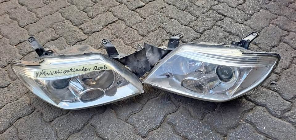 Mitsubishi Outlander headlights 2006 - Private Seller Mitsubishi Outlander headlights 2006 - Private Seller