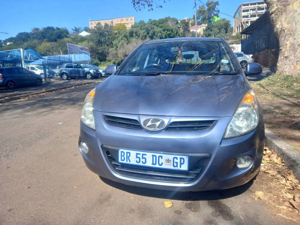 2011 Hyundai i20 1.6 Petrol,  Manual, Grey, 96000kms