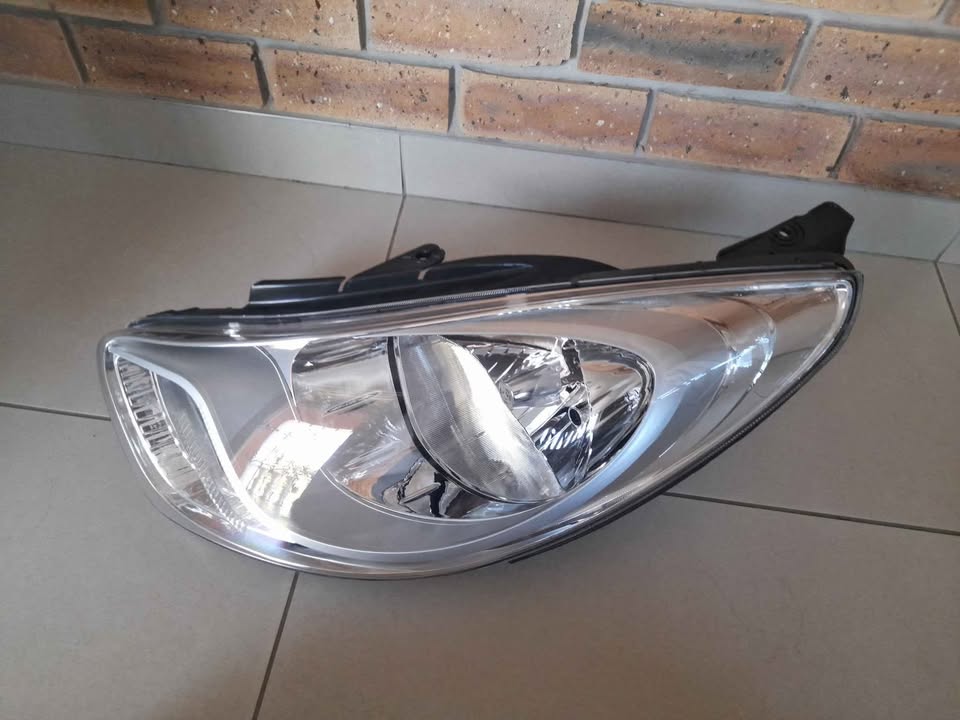 HYUNDAI i10 13/18 BRAND NEW HEADLIGHTS FORSALE