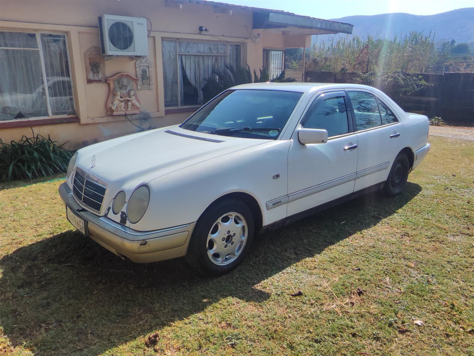 Mercedes Benz E230 W210