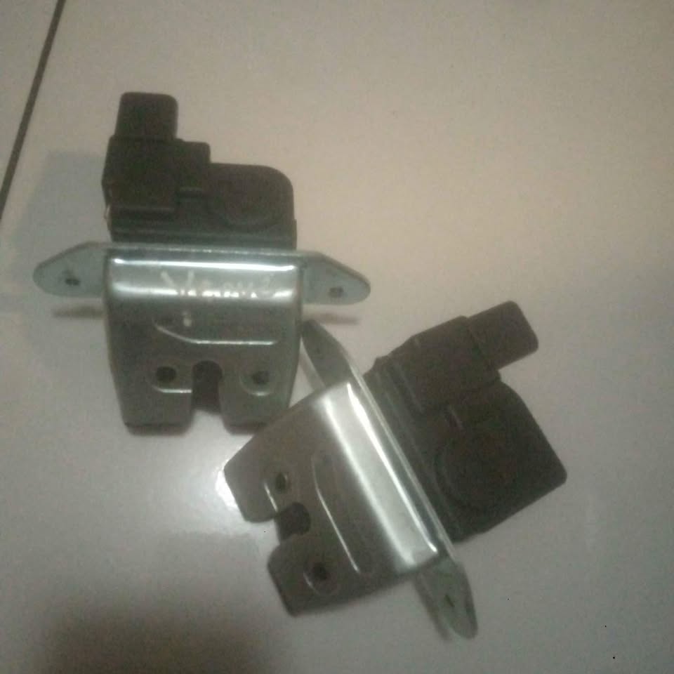 Hyundai Venue boot lock new shape - Private Seller