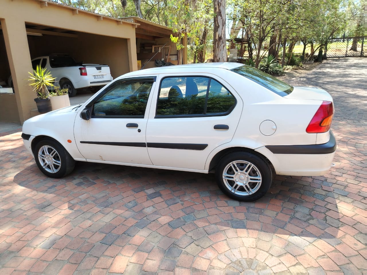 Used 2002 Ford Ikon 1.6i CLX - Private Seller