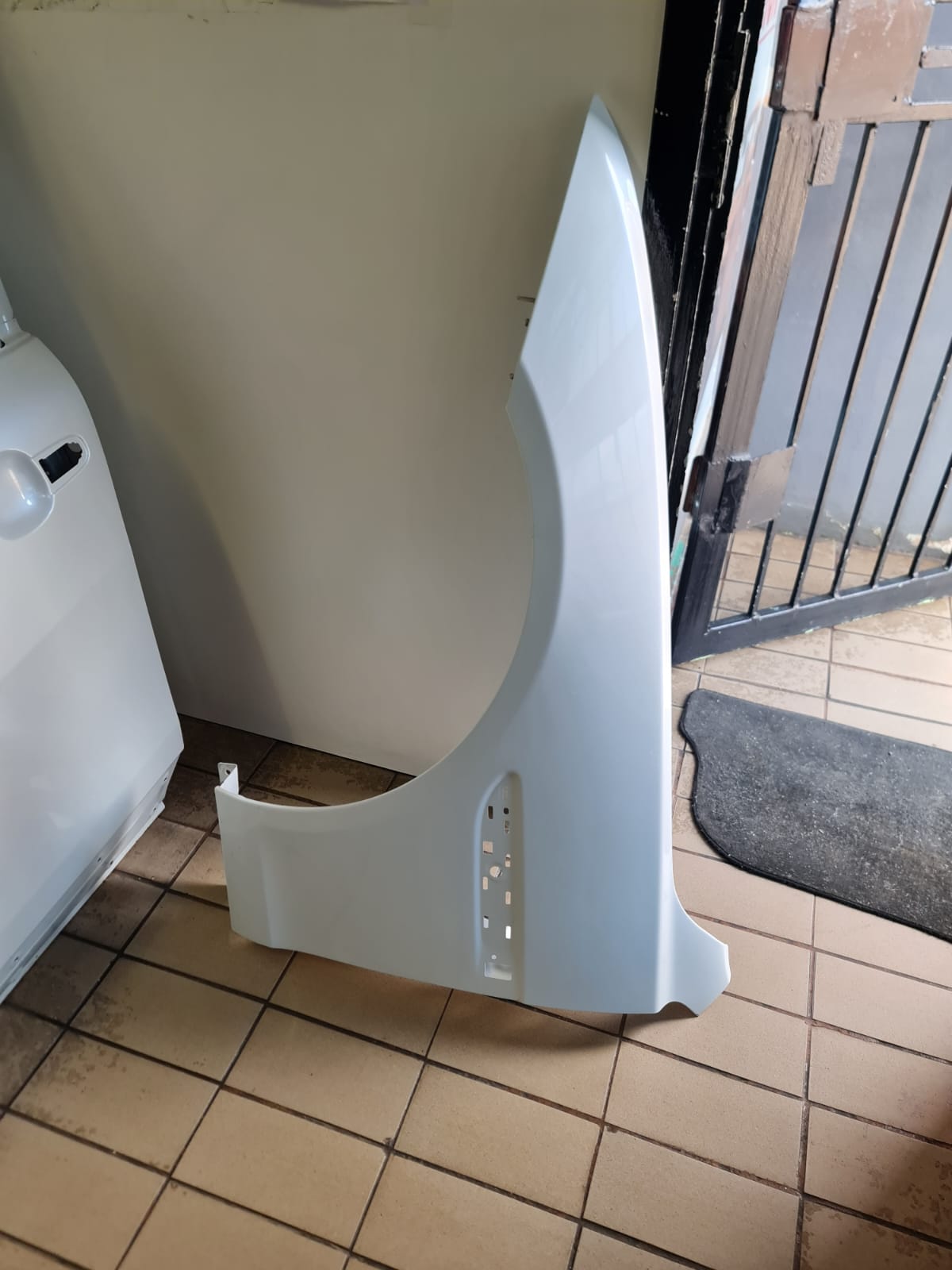 2018 JAGUAR XF FRONT LEFT FENDER FOR SALE, IN A PRISTINE STATE. - Private Seller 2018 JAGUAR XF FRONT LEFT FENDER FOR SALE, IN A PRISTINE STATE. - Private Seller