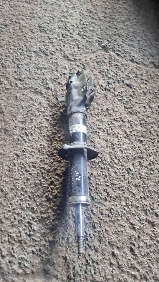 Mitsubishi mirage R/F shock Mitsubishi mirage R/F shock