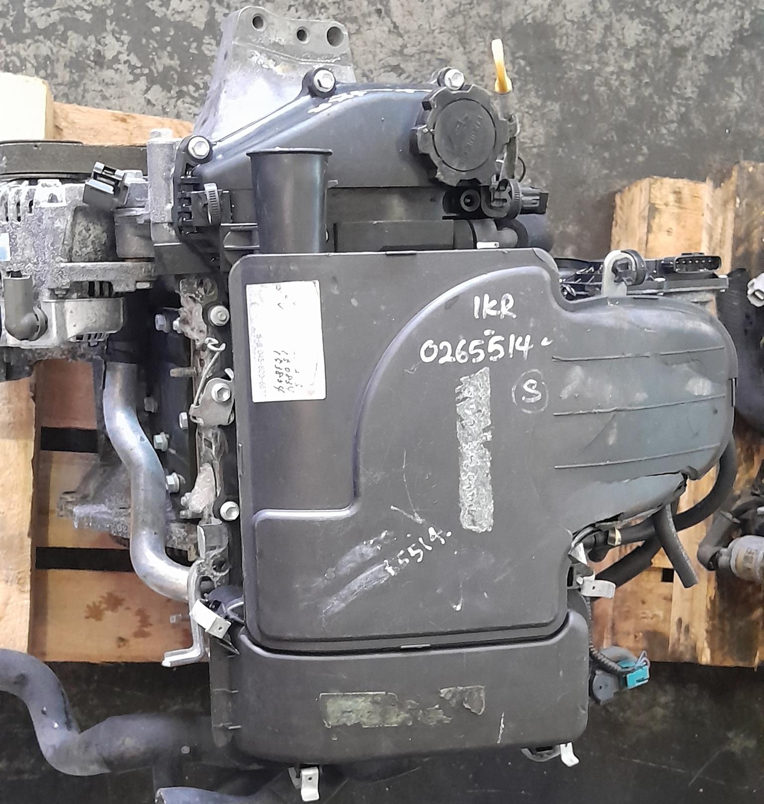 Toyota Yaris 1kr 2008 Model Complete Engine Available At Autocity Spares Rustenb - Private Seller