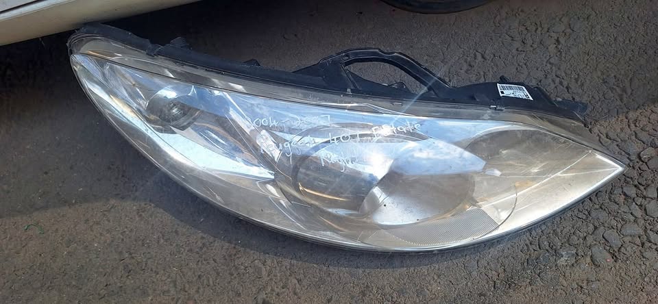 Peugeot 407 estate headlight available - Private Seller Peugeot 407 estate headlight available - Private Seller