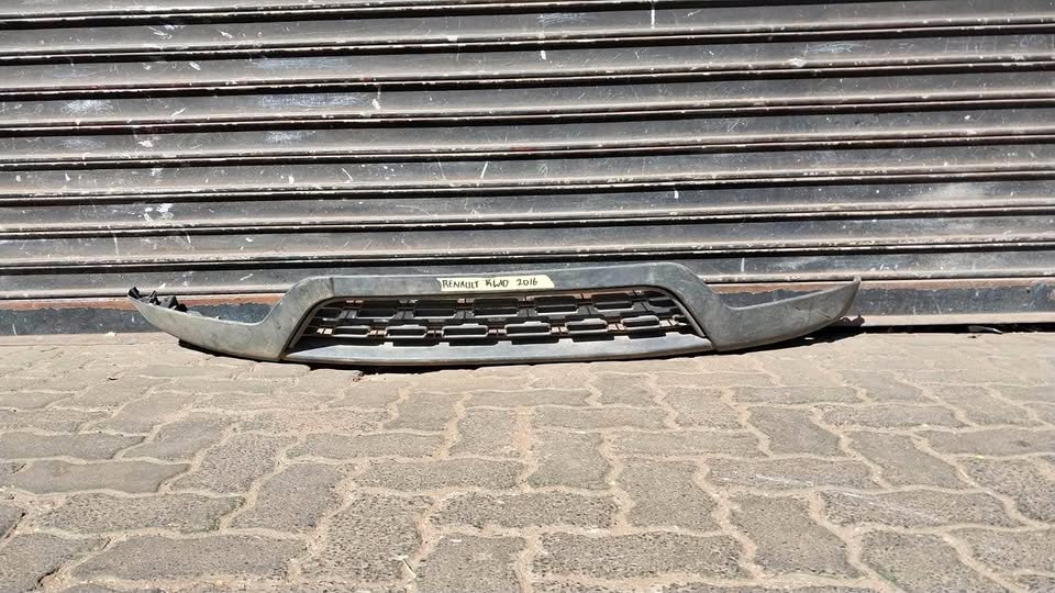 Renault Kwid bottom grill 2016 - Private Seller Renault Kwid bottom grill 2016 - Private Seller