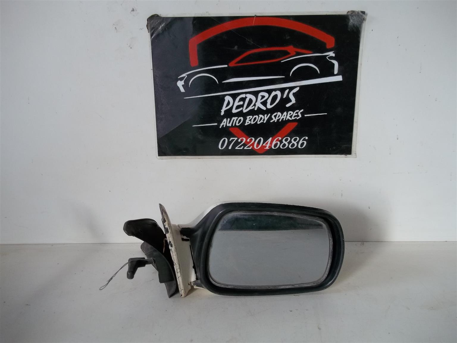 Toyota Corolla right mirrors (Manual) - Private Seller Toyota Corolla right mirrors (Manual) - Private Seller