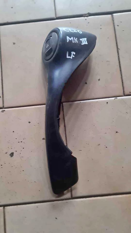Renault Clio mk 3 LF window switch
