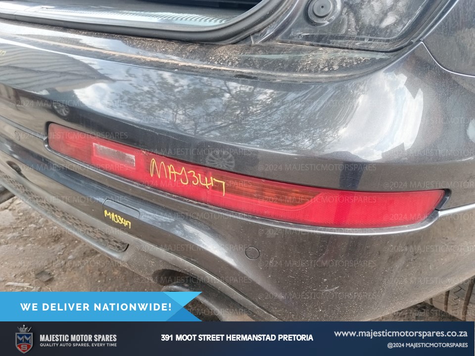 2013 audi q7 3.0 tdi facelift rear bumper reflectors for sale - Private Seller