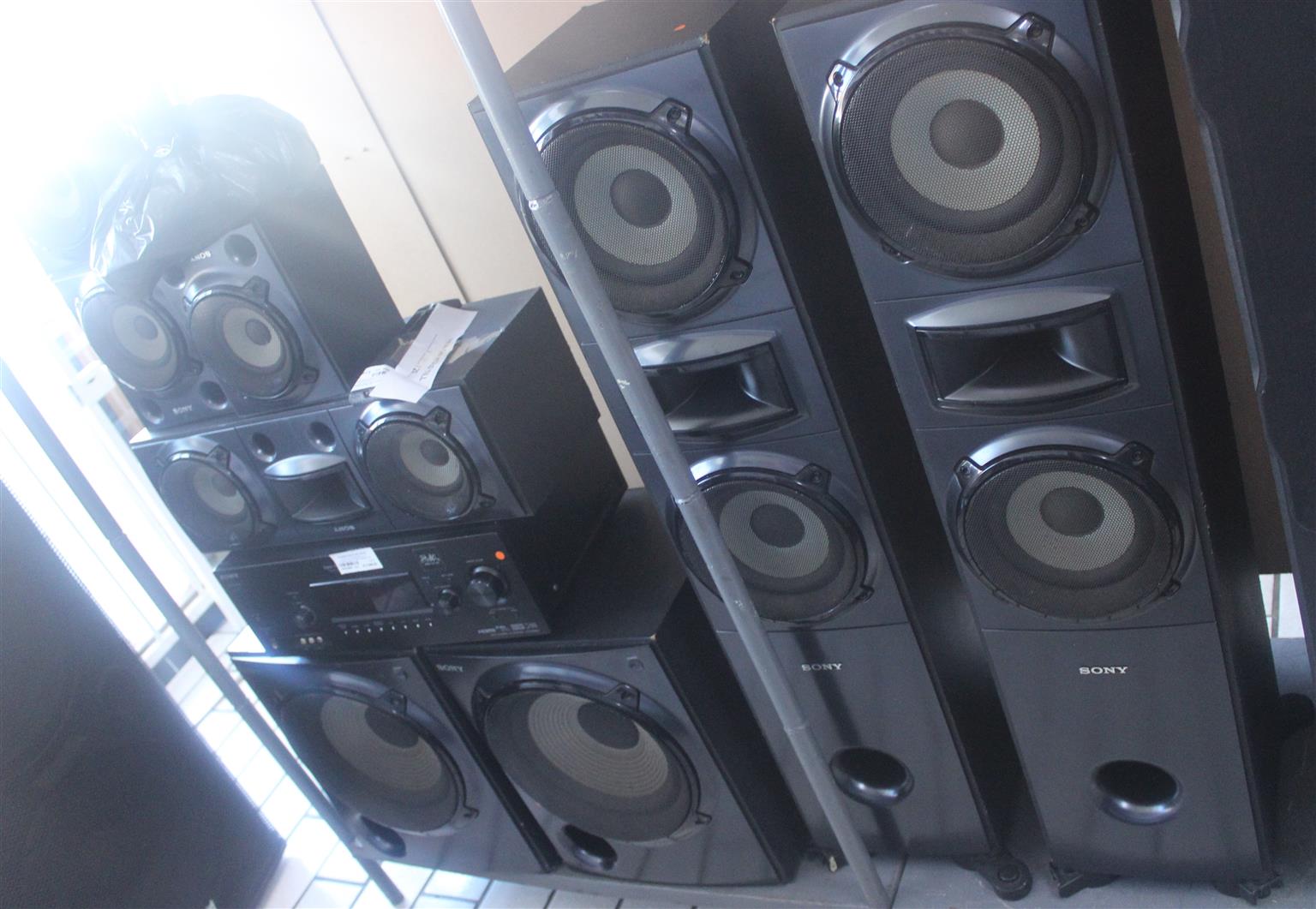 SONY STR-KM5000 6.2 CH H/THEATER SYSTEM W/REMOTE S062386A
