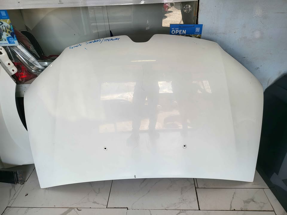 2018 Renault Sandero/ stepway bonnet for sale - Private Seller 2018 Renault Sandero/ stepway bonnet for sale - Private Seller