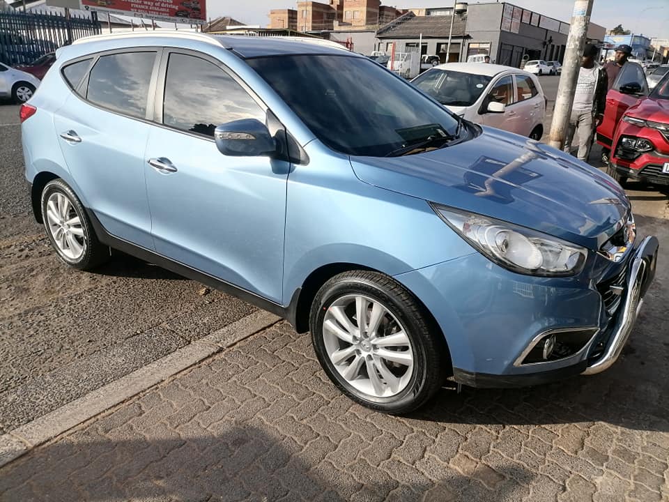 2013 Hyundai iX35 2.0 CRD Automatic with a leather seat and Spare key
