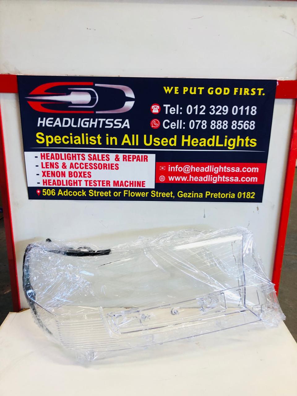 Toyota Land Cruiser LC200 right side headlight replacement lens (2016) - Private Seller Toyota Land Cruiser LC200 right side headlight replacement lens (2016) - Private Seller