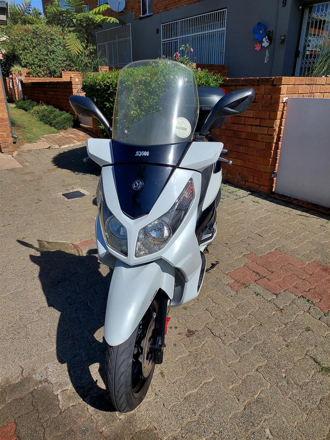 2015 sym 300cc scooter, good codition