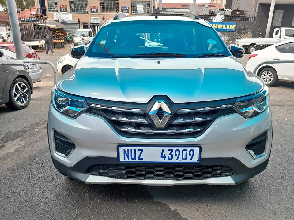 2022 RENAULT TRIBER 1.0 PRESTIGE  MANUAL 2022 RENAULT TRIBER 1.0 PRESTIGE  MANUAL