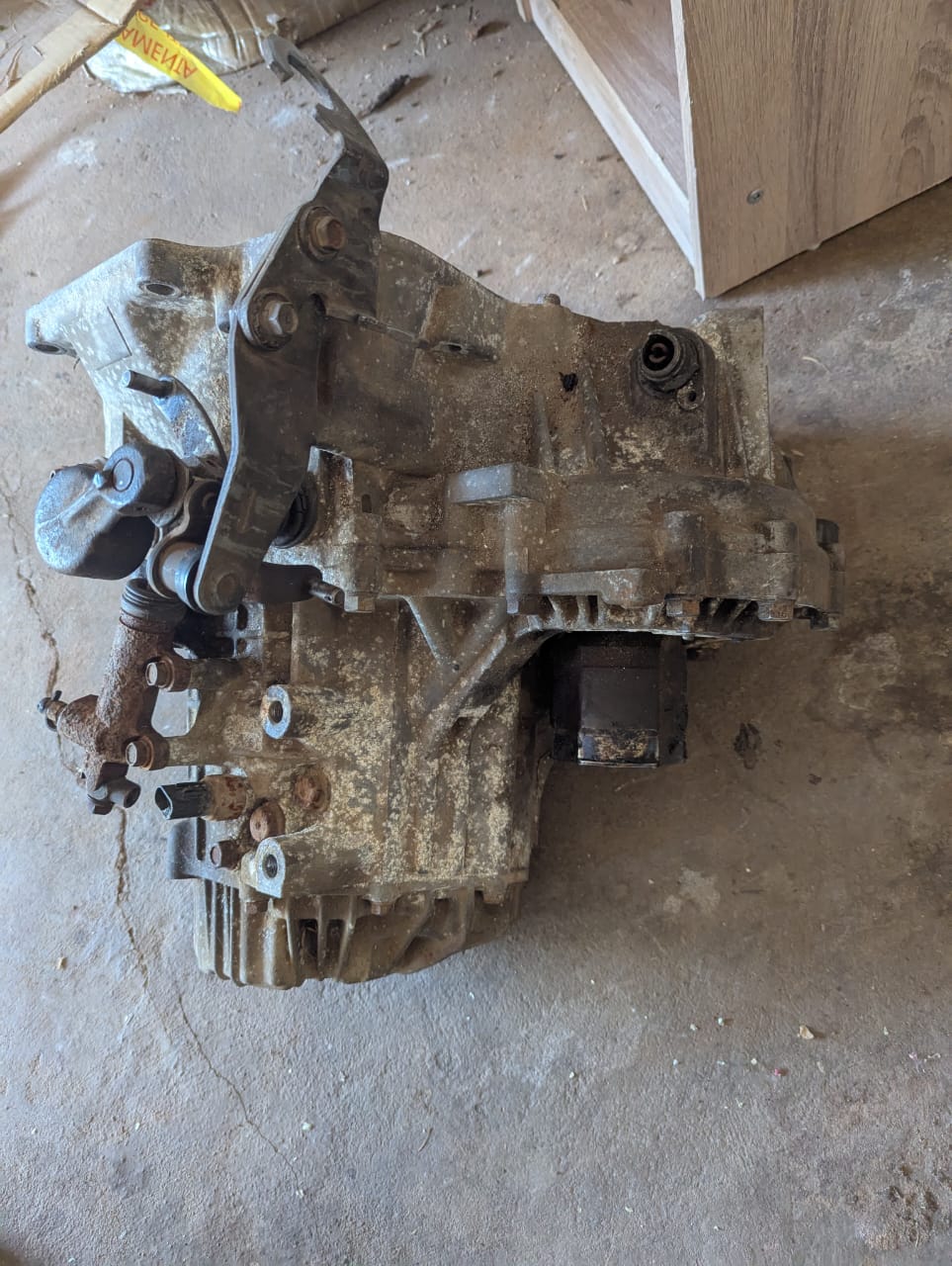 Gear box for Hyundai i20 2012 model available for sale at low cost - Private Seller