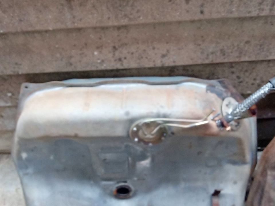 Toyota (Madanuza) fuel tank - Private Seller
