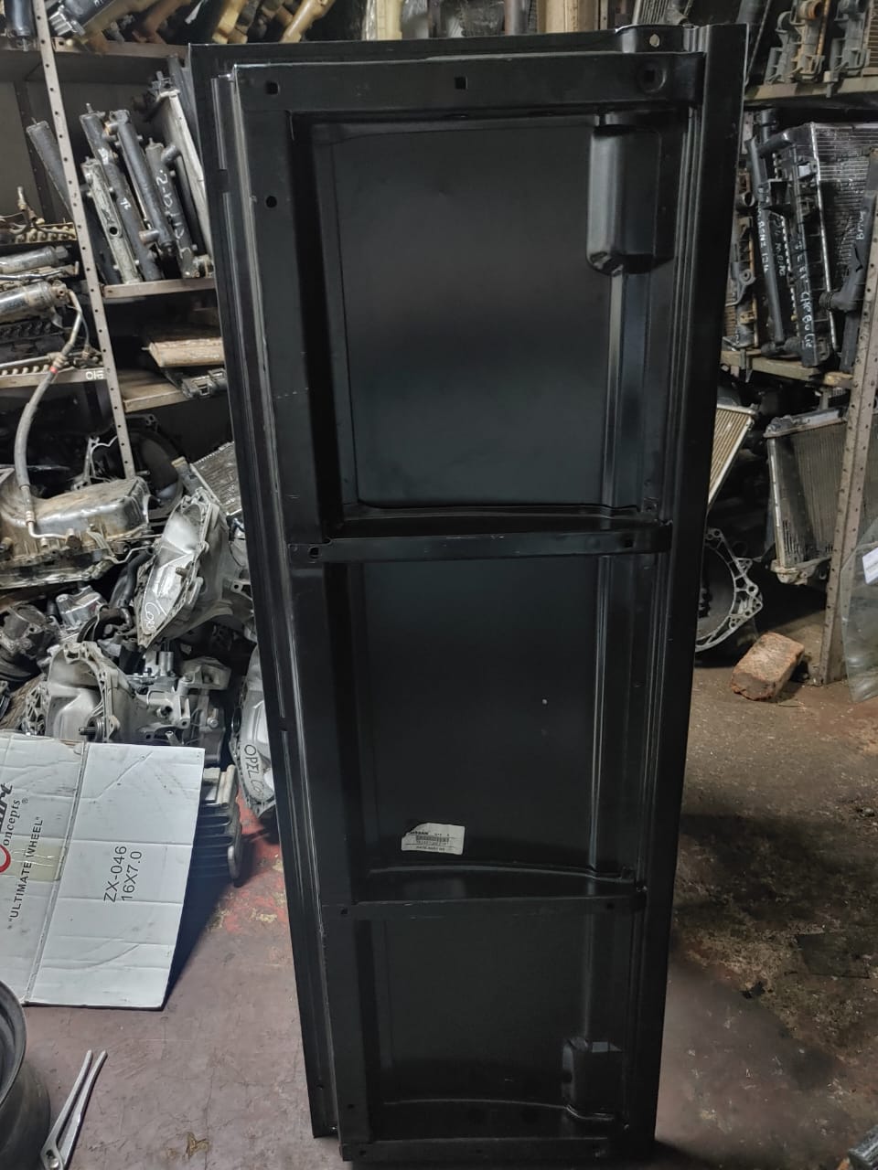 NISSAN NP300 TAILGATE FOR SALE