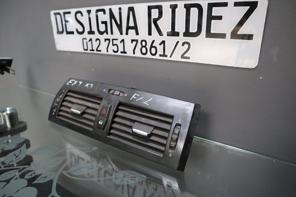 BMW E83 X3 AIRCON VENTS - Private Seller BMW E83 X3 AIRCON VENTS - Private Seller