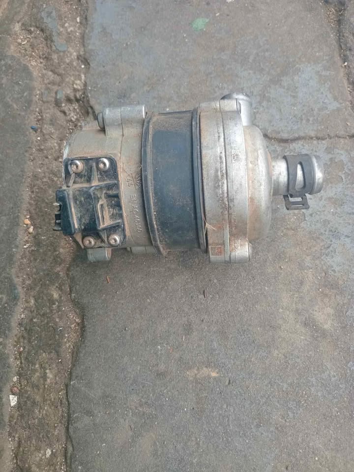Auxiliary Water Pump For Audi SA A5 S5 A6 S6 A7 A8 Q7 - Private Seller