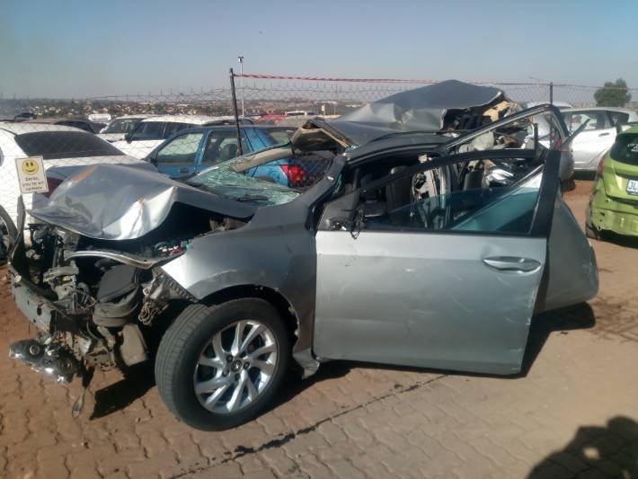 2018 TOYOTA COROLLA STRIPPING FOR SPARES