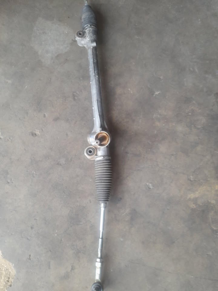 SUZUKI SWIFT STEERING RACK AVAILABLE - Private Seller SUZUKI SWIFT STEERING RACK AVAILABLE - Private Seller
