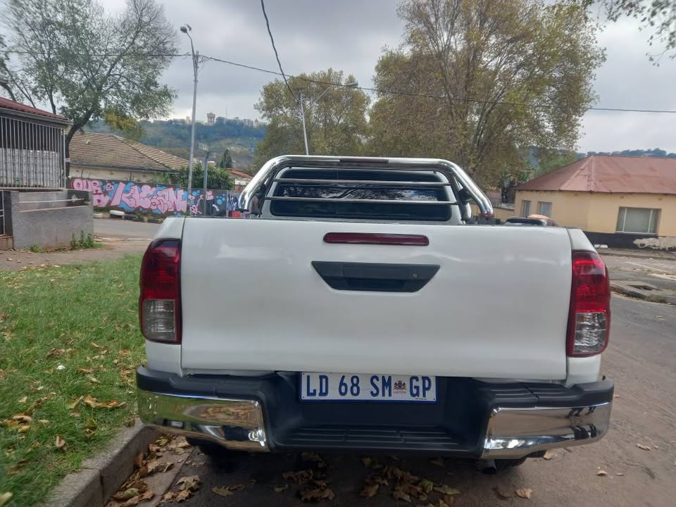 2019 TOYOTA HILUX SUPER CAB 2.4 GD6 DIESEL, 4X2 MANUAL, WHITE, 72000KM