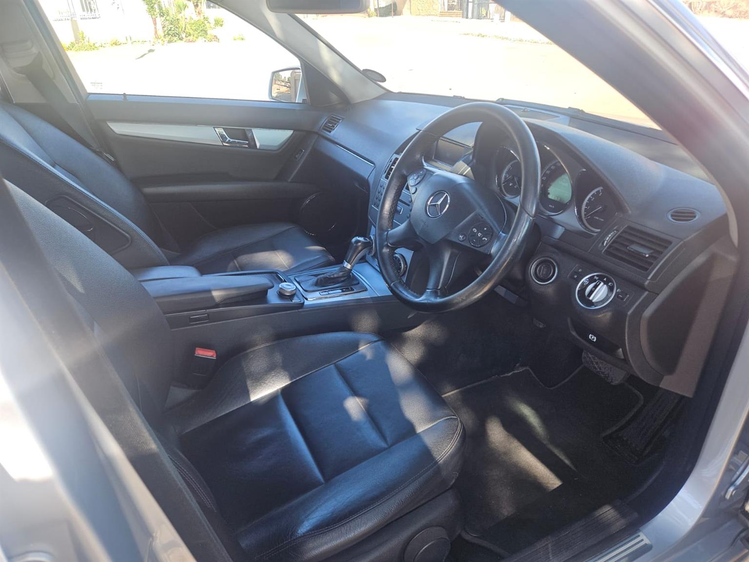 2011 Mercedes Benz C200 CGI W204