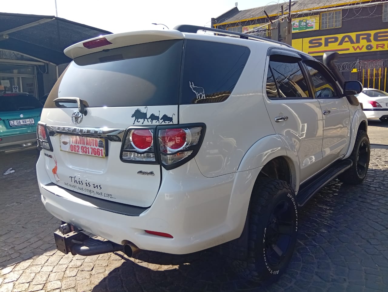 2015 Toyota Fortuner 4X4 3.0 SUV 7Seater D4D Diesel MINT Manual 165,000km Leathe