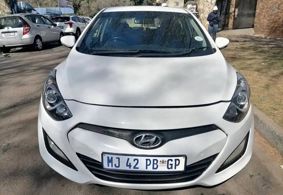 2015 HYUNDAI I30 MANUAL TRANSMISSION 1.6 IN EXCELLENT CONDITION