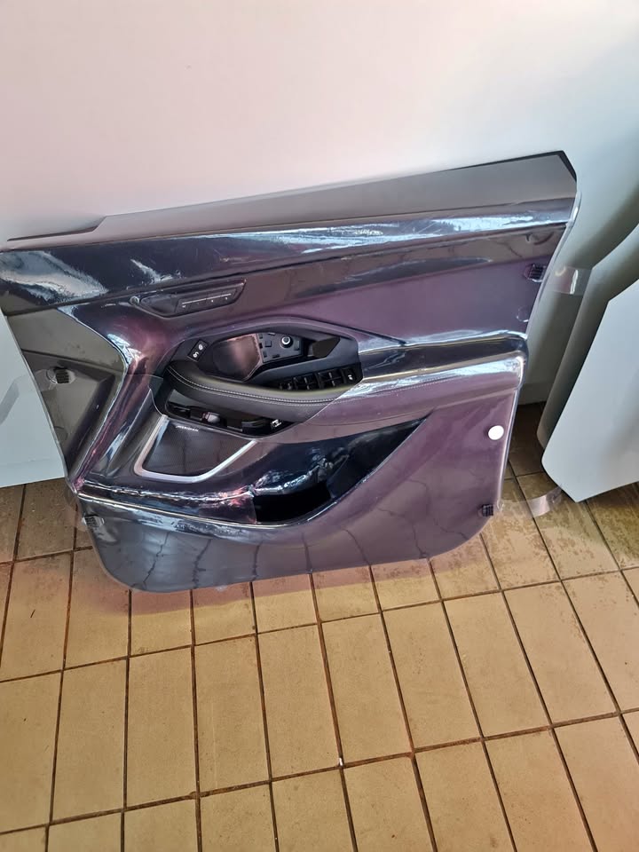 2020 JAGUAR E-PACE DOOR PANEL FRONT RIGHT FOR SALE BRAND NEW - Private Seller 2020 JAGUAR E-PACE DOOR PANEL FRONT RIGHT FOR SALE BRAND NEW - Private Seller