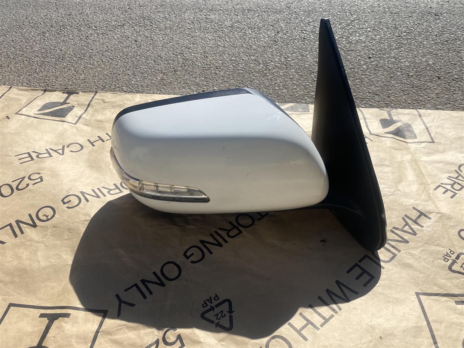 2013 SUZUKI VITARA ELECTRONIC DOOR MIRROR RIGHT SIDE FOR SALE - Private Seller