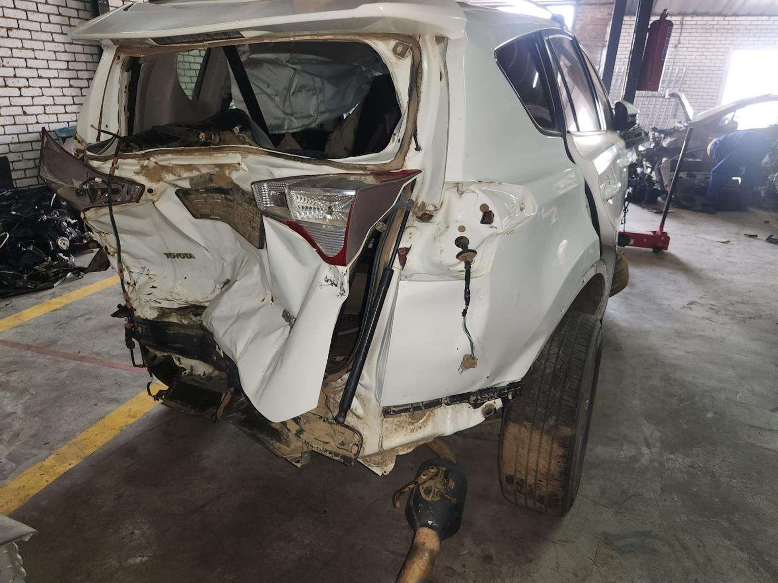 2014 STRIPPING TOYOTA RAV4 SUV Manual