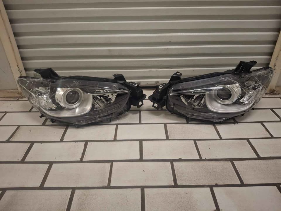 Mazda CX5 headlights both side 2014 model - Private Seller Mazda CX5 headlights both side 2014 model - Private Seller