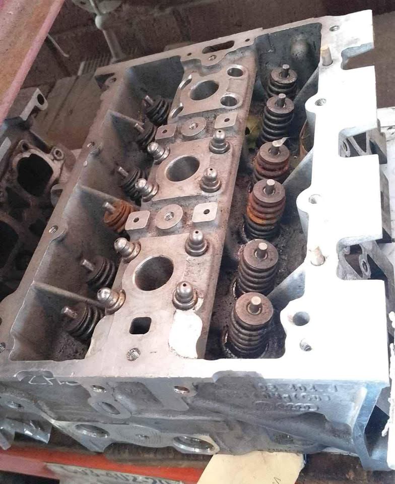 VW polo 8 1.0 chz cylinder head