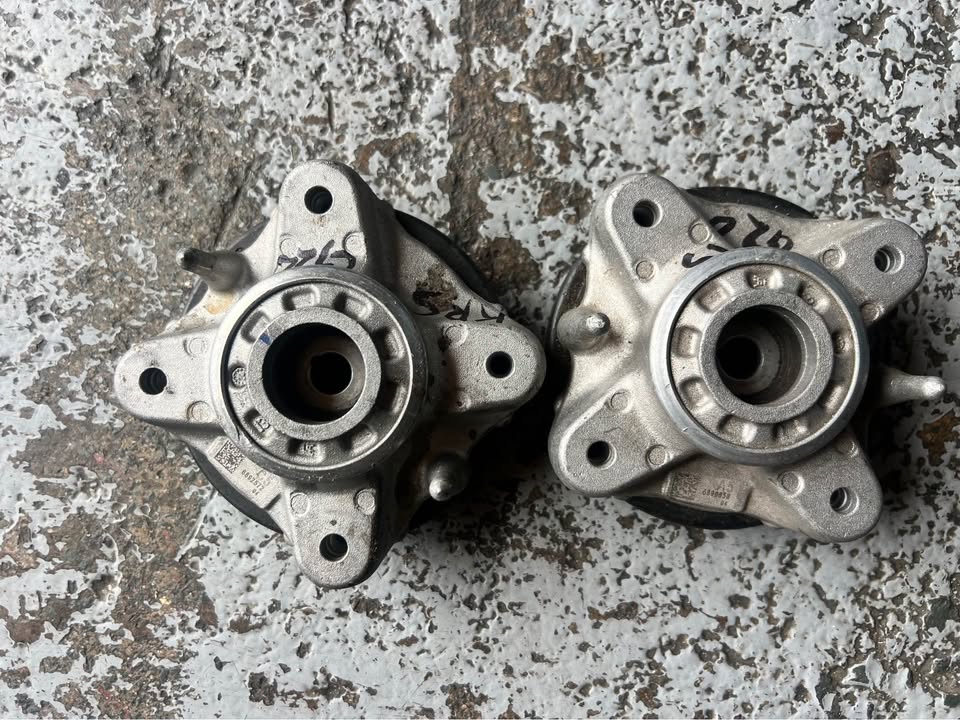 Bmw G20 shock mounting - Private Seller