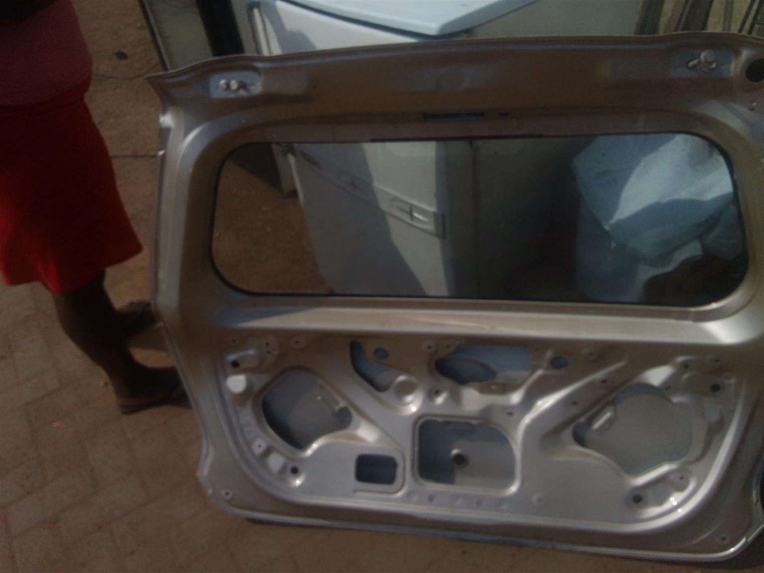 Toyota Etios rear boot w/Glass - Private Seller Toyota Etios rear boot w/Glass - Private Seller