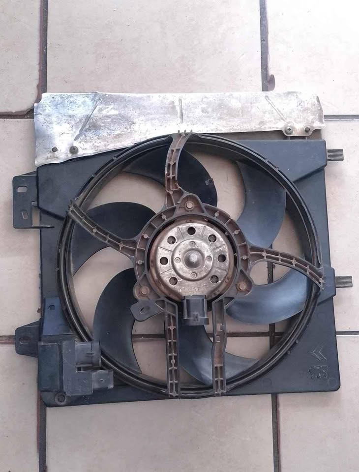 Citroen c2 fan assembly - Private Seller Citroen c2 fan assembly - Private Seller