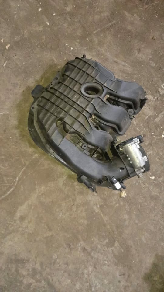 DODGE JOURNEY INTAKE MANIFOLD - Private Seller DODGE JOURNEY INTAKE MANIFOLD - Private Seller