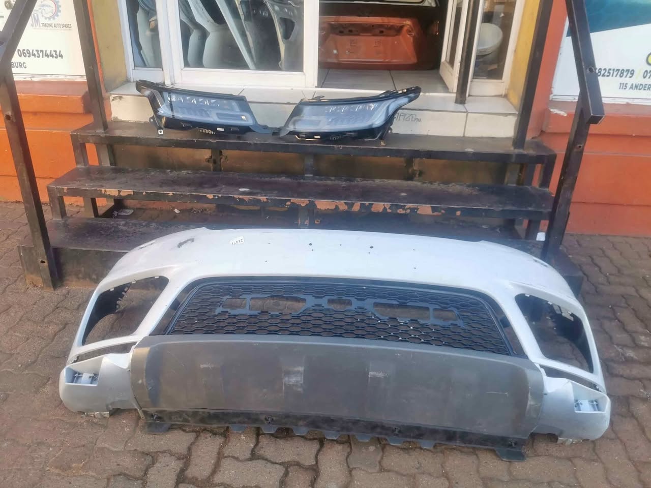 Range Rover sport 2022 headlights and front bumper - Private Seller Range Rover sport 2022 headlights and front bumper - Private Seller