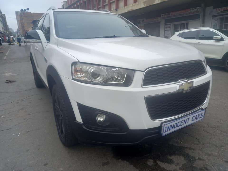2014 CHEVROLET CAPTIVA LT 2.0 AUTOMATIC TRANSMISSION, WHITE COLOUR