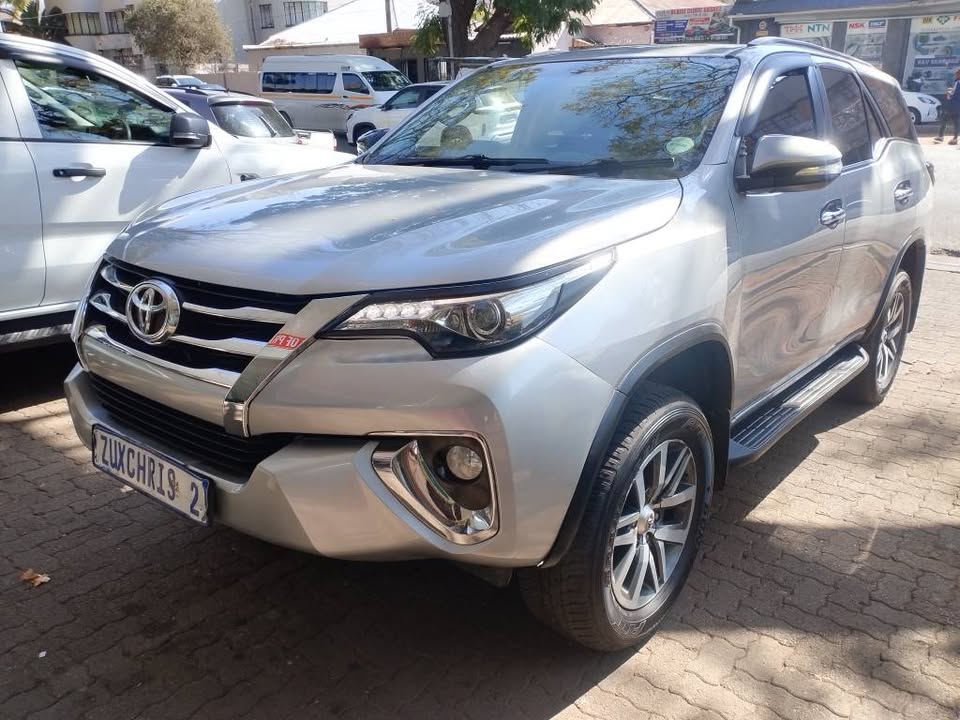 2017 TOYOTA FORTUNER 2.8 GD6 4X2 7 SEATER AUTOMATIC